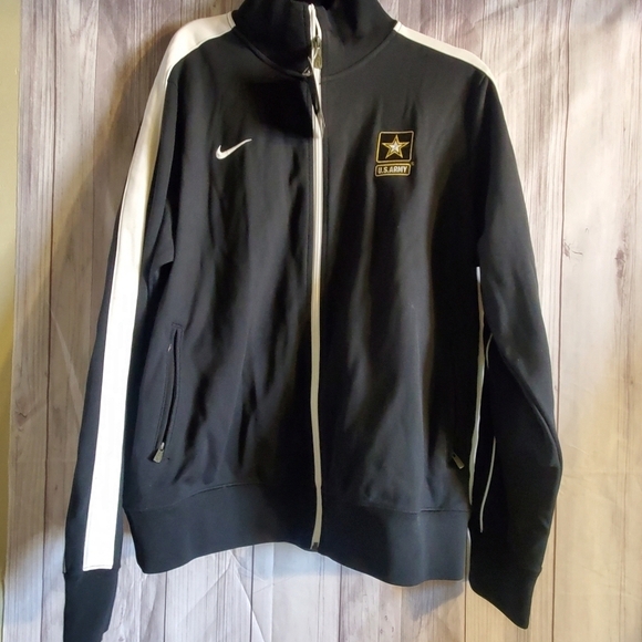 Nike N98 jacket Army sz large.  Black long sleeves.  Zip closure NWT - Picture 1 of 7
